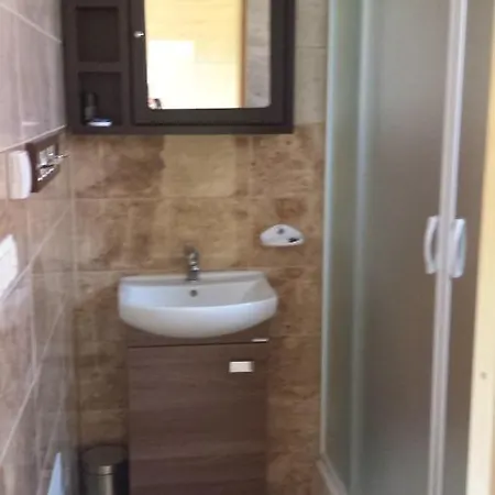 Na Rozanej 2 * روفي