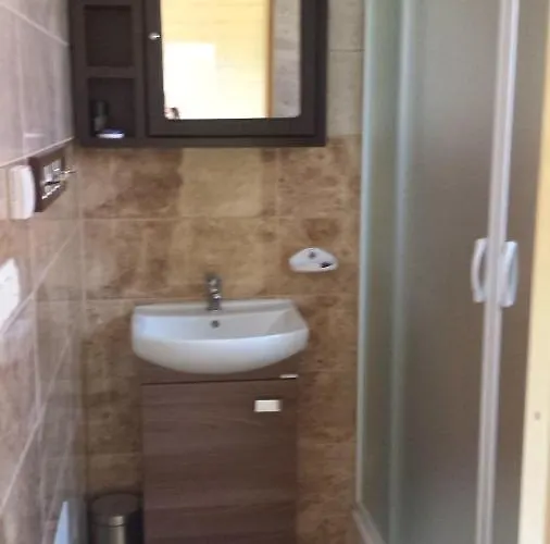 Na Rozanej 2 * روفي