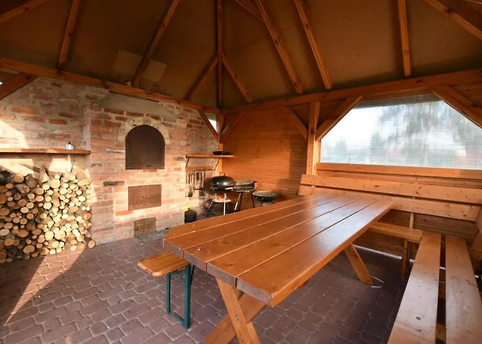 Na Rozanej 2 * روفي